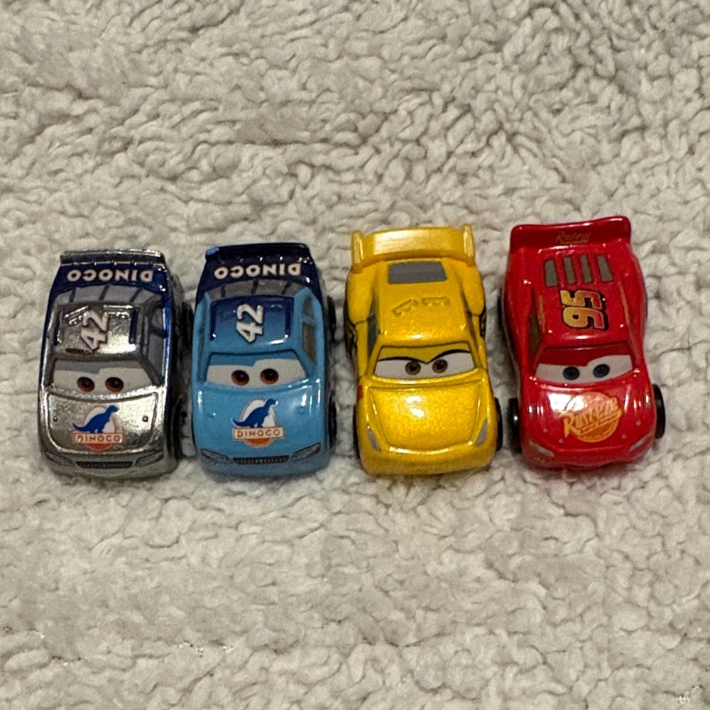 Mattel 2016 Collectible Cars Mini Racers Set